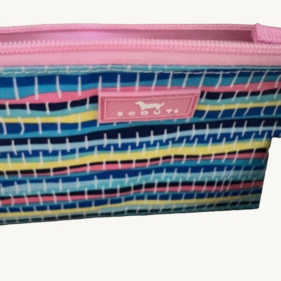 SCOUT Kate Wristlet Lightweight Water-Resistant Clutch Wallet with Strap NWT - Picture 4 of 9